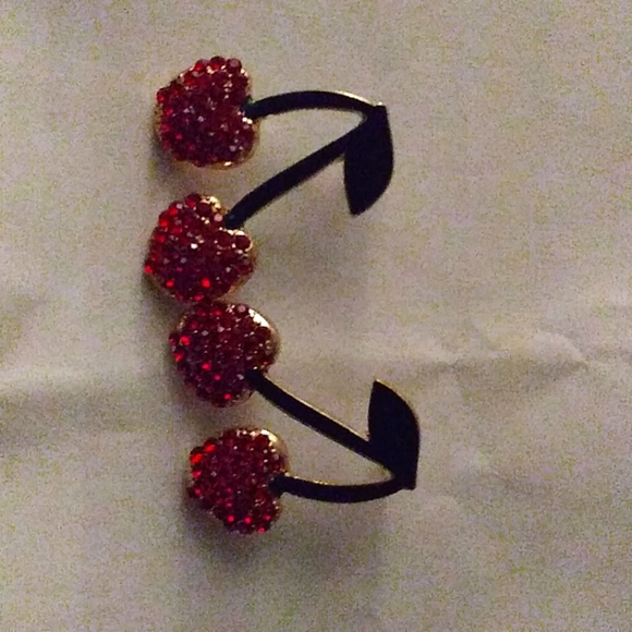 🍒 earrings color red sparkles with green stems - Picture 1 of 3